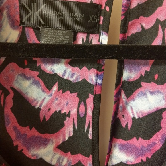 Never worn Kim Kardashian collection wrap top - Picture 4 of 5